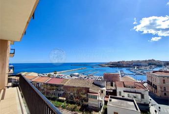 Appartamento con vista mare