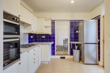 3 bedroom end of terrace house to rent - Photo 5