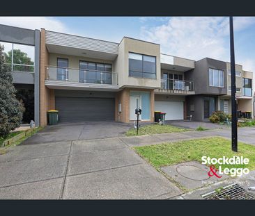 SPACIOUS 3-BEDROOM TOWNHOME IN PRIME LOCATION - Photo 6