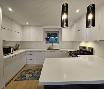 For Lease - 11 Edison Circle, Toronto, Ontario - Photo 6