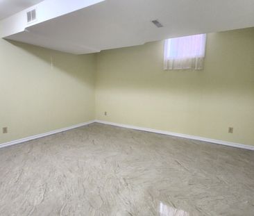 For Lease - 31 Hoptree Avenue, Toronto, Ontario - Photo 4