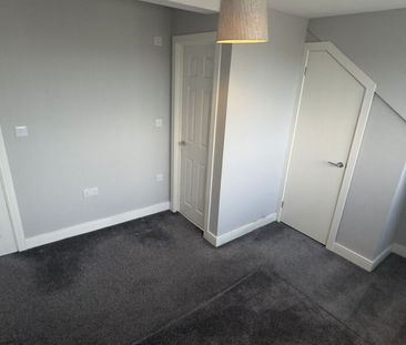 Flat B, Cross Green Crescent, Leeds, LS9 0DD - Photo 4
