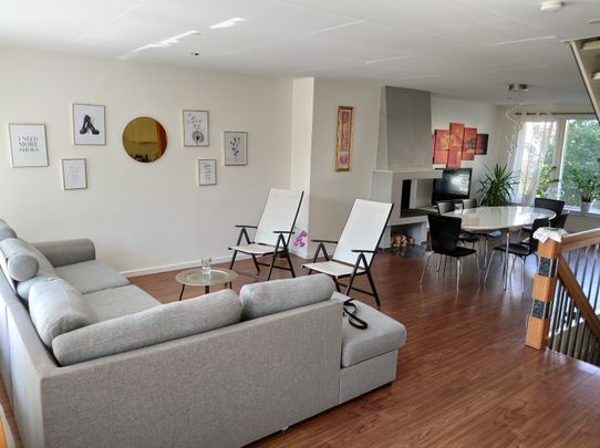 Stort hemtrevligt radhus - Foto 1