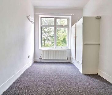 Gartons Lane, Clock Face, WA9 - Photo 3