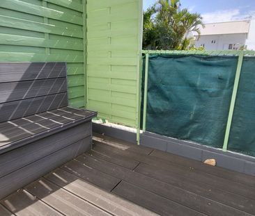Location Appartement 1 pièce 27m² ST DENIS 97400 - Photo 3