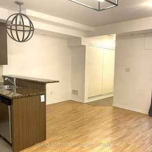 Bathurst/ Finch 2 Bedrooms + Den for RENT! - Photo 2