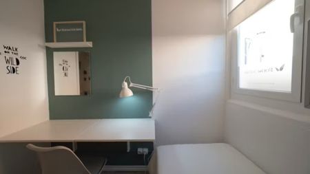 Carrer Gran de Gràcia, Barcelona, Catalonia 08012 - Photo 2