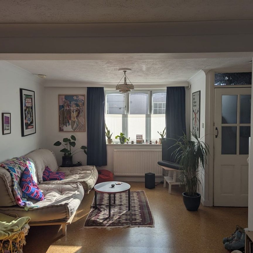 2 Bed Terraced House, Kemp Street, BN1 - Photo 1