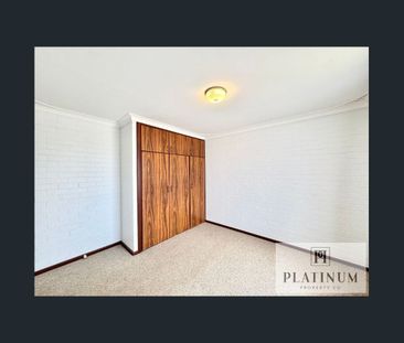 Comfortable & Affordable 2-Bedroom Home in Quiet Spalding Location - Photo 2