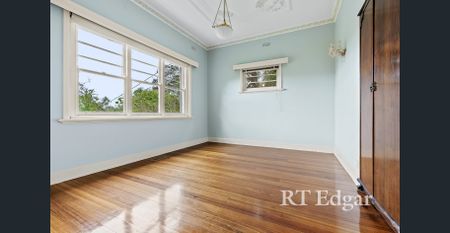 Charming Deco Delight! - Photo 3