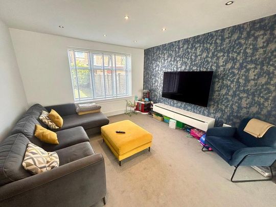 3 bedroom semi-detached house to rent - Photo 1