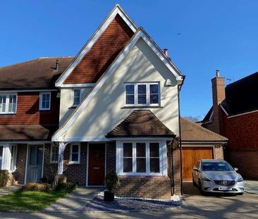 Bramble Close, Barns Green, RH13 - Photo 1