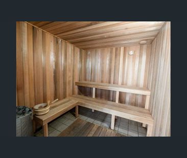 SPACIOUS FULLY-FURNISHED APARTMENT IN HEART OF BRISBANE CBD with ST... - Photo 4