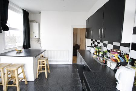 5 Bed House To Let On Australia Road Cardiff - Photo 4