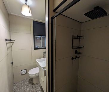 Modern Inner-City Living - Stylish Apartment in Prime West Perth Lo... - Photo 5