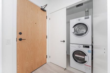 For Lease - 2495 Eglinton Avenue Unit# 2307, Mississauga, Ontario - Photo 2