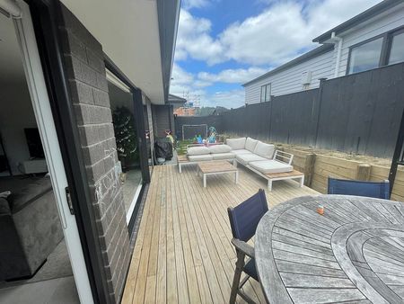 3bd house, Viewing at 11:30 am, Saturday, 29th Nov - Photo 2