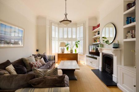 4 bedroom terraced house to rent - Photo 2