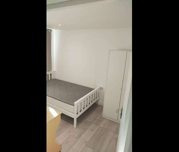 Room in a Shared House, Dongola Road, E13 - Photo 3
