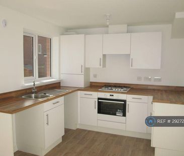 3 bedroom semi-detached house to rent - Photo 2