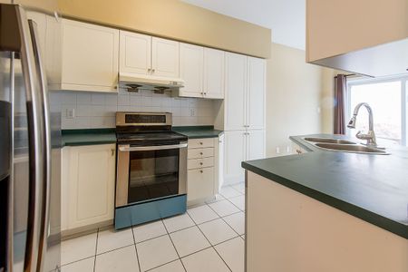 For Lease - 26 Thornbush Court, Richmond Hill, Ontario - Photo 4