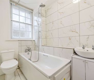 A one bedroom apartment to rent, available now having been refurbis... - Photo 6