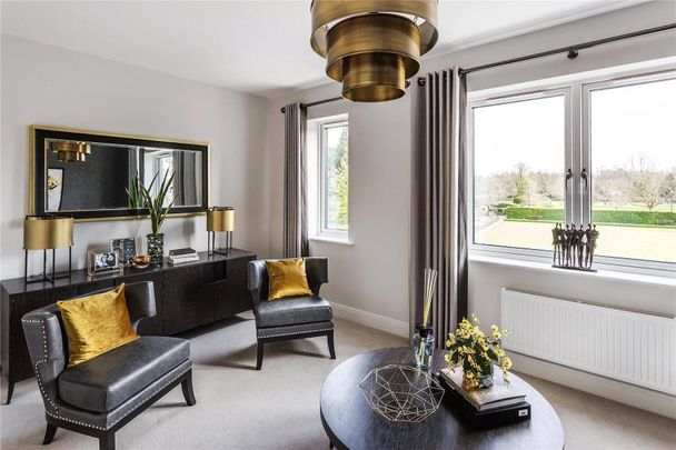 Green View, Woking, Surrey, GU22 - Photo 1