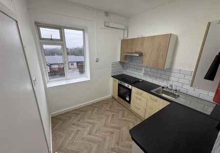 Flat 8 Chartwell Grange, Halesowen Road, Cradley Heath - Photo 3