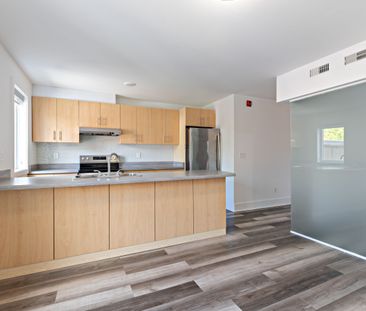 For Lease - 1106 St Clair Avenue Unit# 2B, Toronto, Ontario - Photo 2