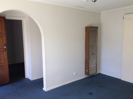 CENTRAL OAKLEIGH LIVING – LOW MAINTENANCE VILLA - Photo 1