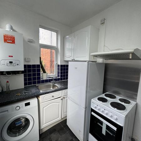 1 bedroom ground floor maisonette to rent - Photo 3