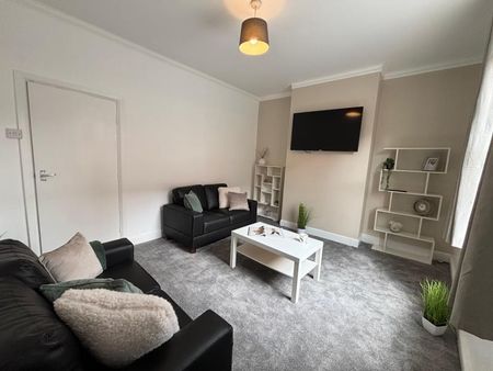 4 bedroom terraced house to rent - Photo 4