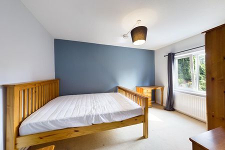 5 bedroom House To Let - Photo 5