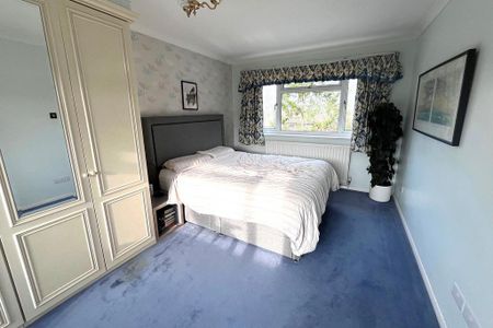 4 bedroom detached house to rent - Photo 5