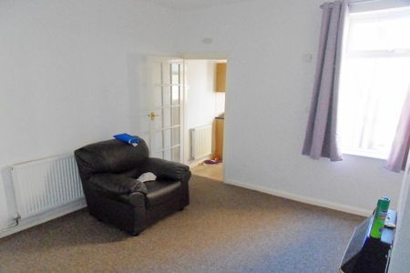 2 bedroom terraced house to rent - Photo 3