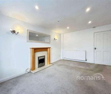 Coniston Close, Farnborough, GU14 - Photo 2