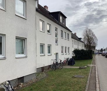 Helle und geräumige 2,5 Zimmer Wohnung zum 16.09.2024 anmietbar! - Foto 1