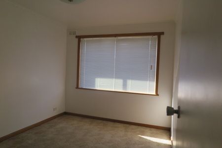 8 Jefferson Court Lutana TAS 7009 Australia - Photo 4