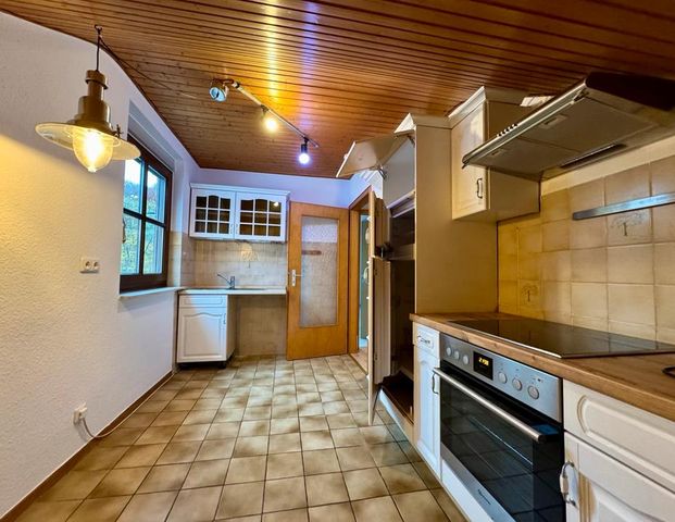 Helle 2-Zimmer-Dachgeschosswohnung in Hofheim-Lorsbach - Foto 1