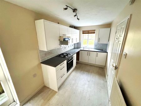 Partridge Close, Chippenham, SN14 - Photo 3