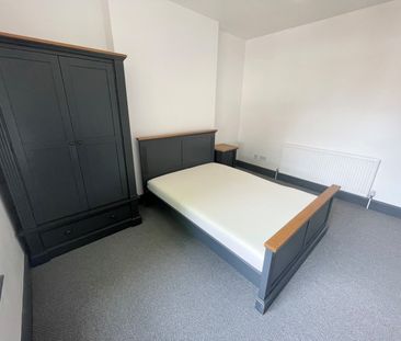 Room 8, Gregory Boulevard, NG7, Nottingham - Photo 4