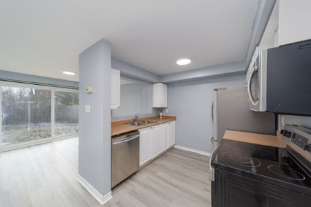 For Lease - 38 Kenwell Crescent Unit# 27, Barrie, Ontario - Photo 5