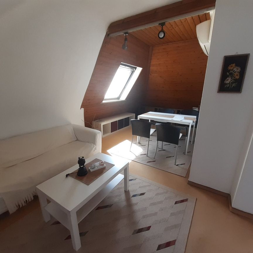 IDEAL FÜR PENDLER: Schöne, vollst. möblierte 2-Zi.-DG-Wohnung in ruhiger, bevorzugter Lage * - Foto 1