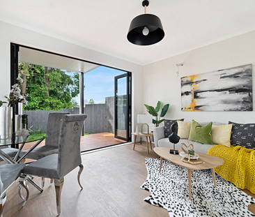 Modern & Stylish Living In Glen Eden - Photo 1