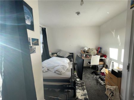 Nightingale Shott, Egham, Surrey, TW20 9SX - Photo 3