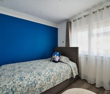 2 bedroom end of terrace house to rent - Photo 4