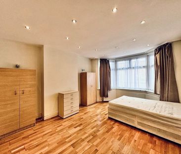 Station Road, Hendon, NW4 - Photo 2