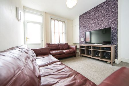 Beamsley Terrace, Hyde Park, Leeds - Photo 2