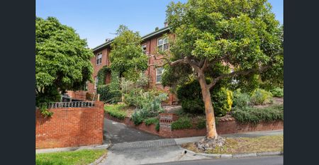 Light-Filled Apartment in Leafy Travancore! - Photo 4