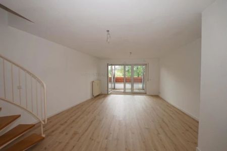 NEU renovierte Maisonette-Wohnung im Dachgeschoss mit Balkon in Marienthal - Photo 5